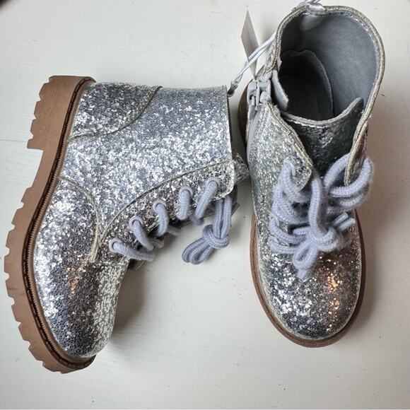Old Navy Toddler Girl's Combat Boot Silver Glitter Low Heel Ankle Boots Sz 8 NWT - Picture 4 of 9